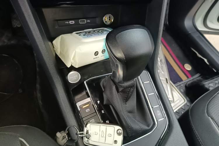 Used Volkswagen Tiguan L 2023 330TSI Automatic Two-Wheel Drive Smart Edition Gear Lever
