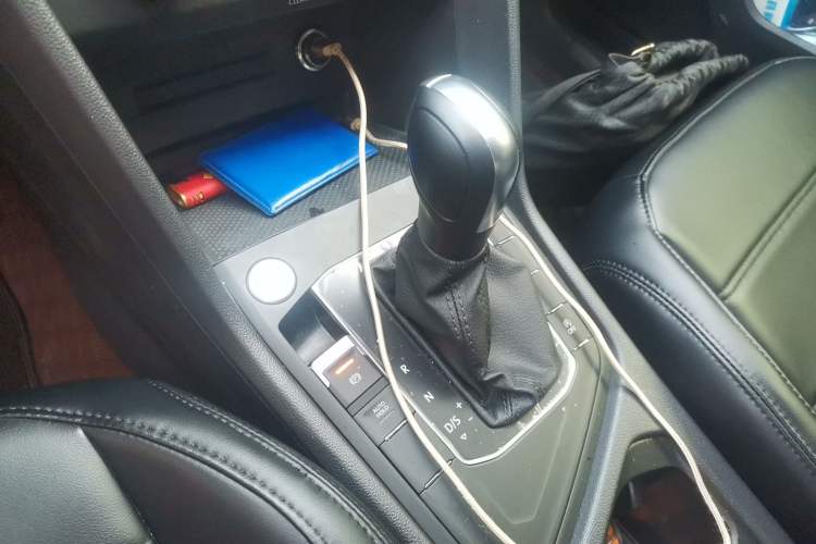Used Volkswagen Tiguan L 2023 330TSI Automatic Two-Wheel Drive Comfort Edition Gear Lever