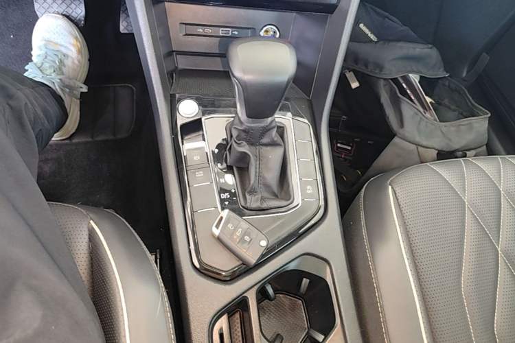 Used Volkswagen Tiguan L 2023 300TSI Automatic Two-Wheel Drive Smart Edition Gear Lever