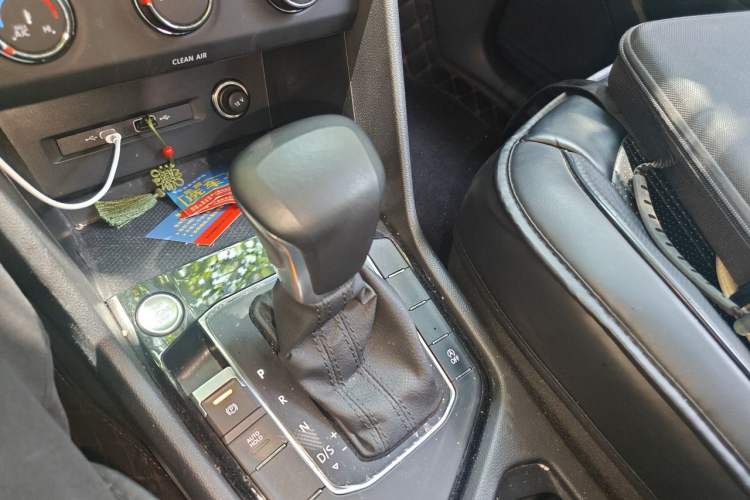 Used Volkswagen Tiguan L 2023 280TSI Automatic Two-Wheel Drive Trendy Innovation Limited Edition Gear Lever