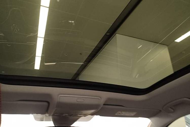 Used Volkswagen Tiguan L 2023 330TSI Automatic Two-Wheel Drive R-Line Enjoyment Edition Headliner