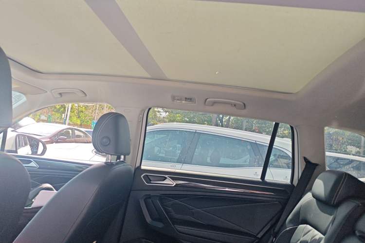 Used Volkswagen Tiguan L 2023 330TSI Automatic Two-Wheel Drive Smart Edition Headliner