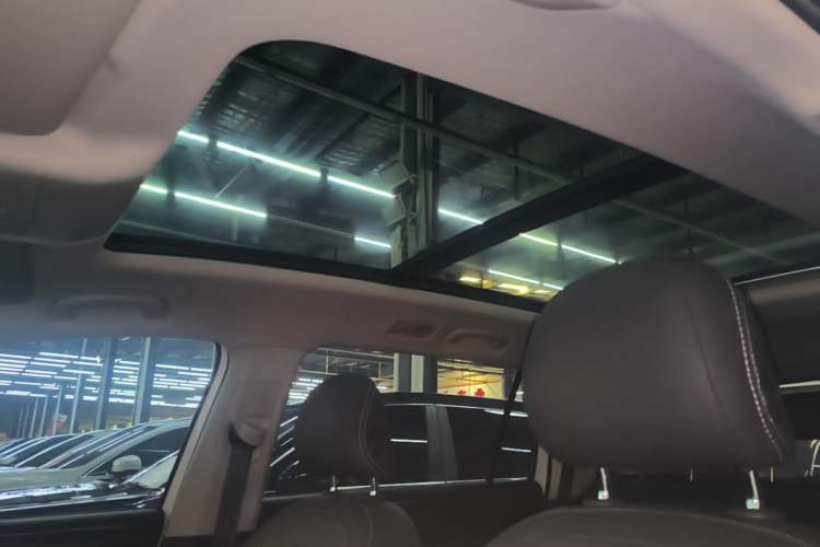 Used Volkswagen Tiguan L 2023 330TSI Automatic Two-Wheel Drive R-Line Enjoyment Edition Headliner