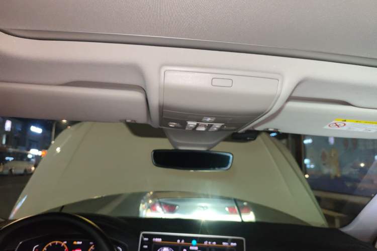 Used Volkswagen Tiguan L 2023 330TSI Automatic Two-Wheel Drive R-Line Enjoyment Edition Headliner