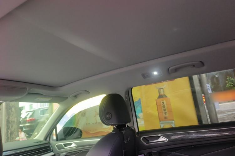 Used Volkswagen Tiguan L 2023 Restyled 330TSI Automatic Two-Wheel Drive R-Line Enhanced Comfort Version Headliner