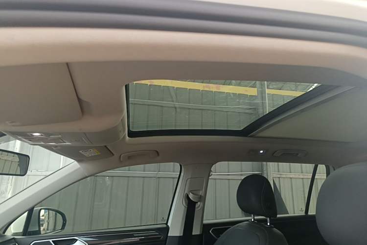 Used Volkswagen Tiguan L 2023 330TSI Automatic Two-Wheel Drive Smart Edition Headliner