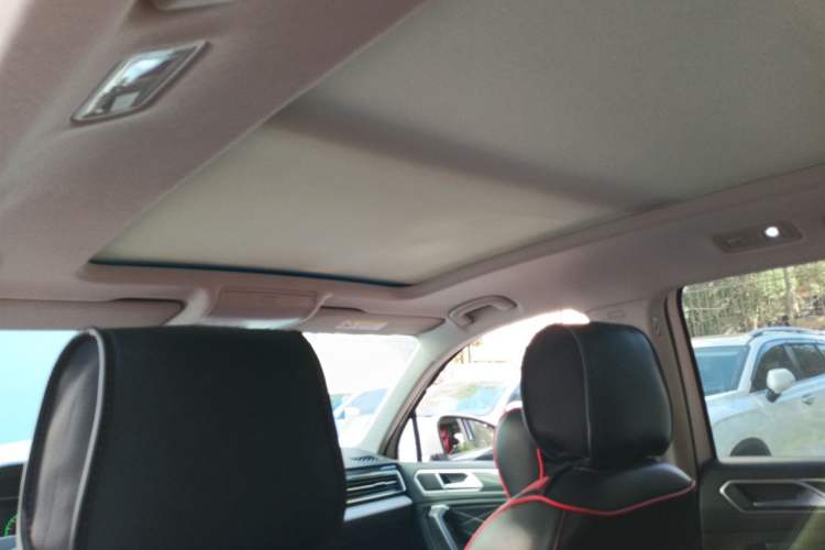 Used Volkswagen Tiguan L 2023 Restyled 330TSI Automatic Two-Wheel Drive R-Line Enhanced Comfort Version Headliner