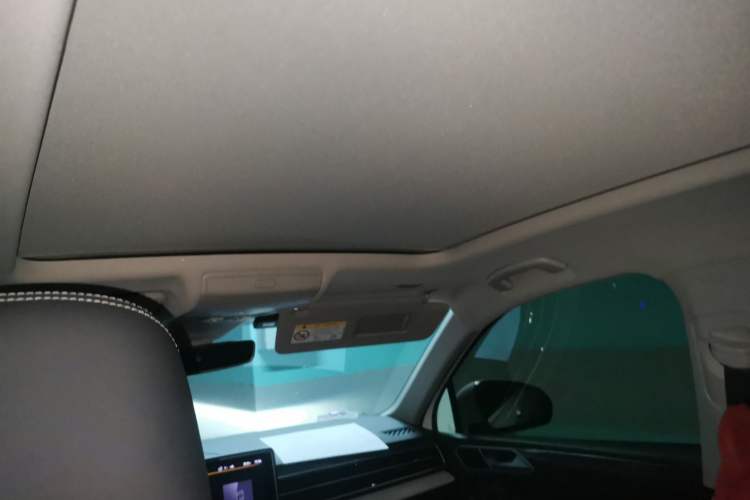 Used Volkswagen Tiguan L 2023 Restyled 330TSI Automatic Two-Wheel Drive R-Line Enhanced Comfort Version Headliner