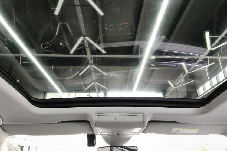 Used Volkswagen Tiguan L 2023 330TSI Automatic Two-Wheel Drive R-Line Enjoyment Edition Headliner