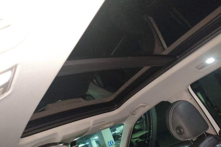 Used Volkswagen Tiguan L 2023 330TSI Automatic Two-Wheel Drive Smart Edition Headliner