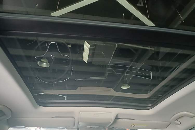 Used Volkswagen Tiguan L 2023 Restyled 330TSI Automatic Two-Wheel Drive R-Line Flagship Edition Headliner