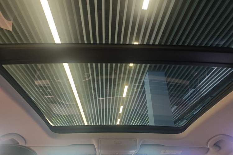 Used Volkswagen Tiguan L 2023 330TSI Automatic Two-Wheel Drive R-Line Enjoyment Edition Headliner