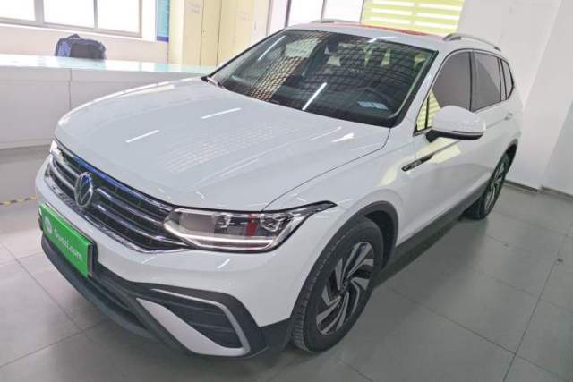 Używany Volkswagen Tiguan L 2023 330TSI Automatic Two-Wheel Drive Smart Edition