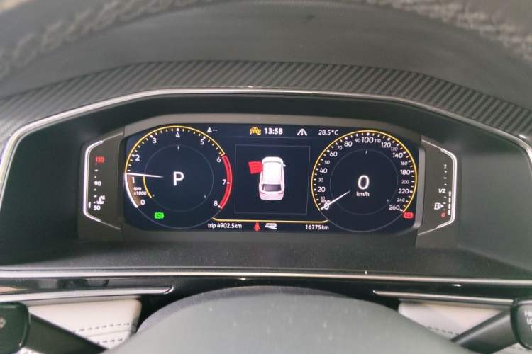 Used Volkswagen Tiguan L 2023 380TSI Automatic All-Wheel Drive R-Line Enhanced 7-Seater Instrument Cluster