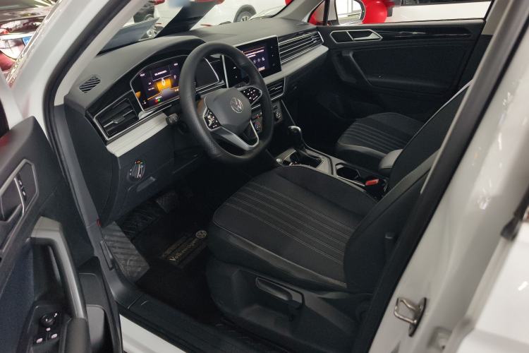Used Volkswagen Tiguan L 2023 330TSI Automatic Two-Wheel Drive Comfort Edition Interior 1