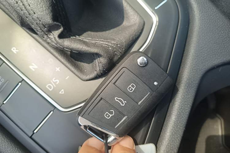 Used Volkswagen Tiguan L 2023 330TSI Automatic Two-Wheel Drive Comfort Edition Interior 1