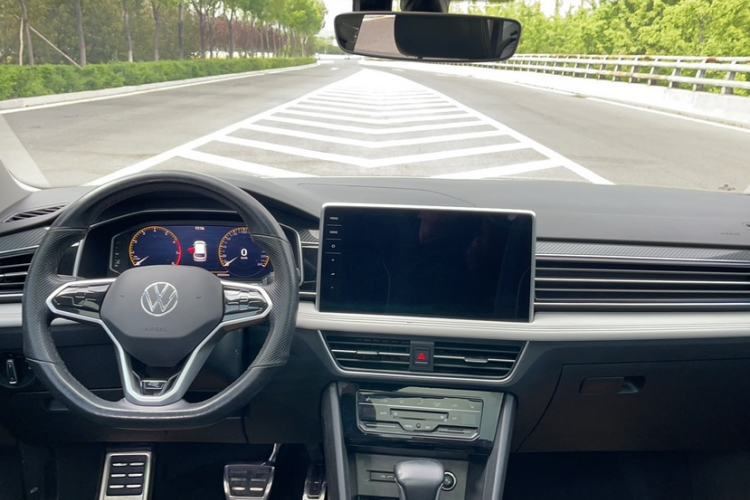 Used Volkswagen Tiguan L 2023 330TSI Automatic Two-Wheel Drive R-Line Enjoyment Edition Interior 1