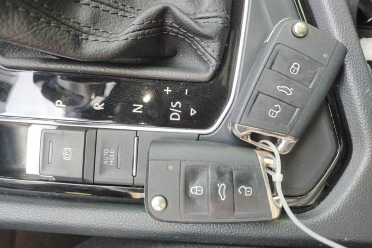 Used Volkswagen Tiguan L 2023 300TSI Automatic Two-Wheel Drive Smart Edition Interior 1