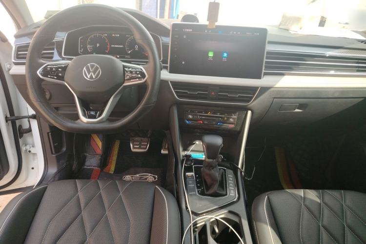 Used Volkswagen Tiguan L 2023 330TSI Automatic Two-Wheel Drive R-Line Enjoyment Edition Interior 2