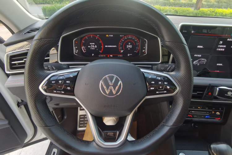 Used Volkswagen Tiguan L 2023 Restyled 330TSI Automatic Two-Wheel Drive R-Line Flagship Edition Interior 2