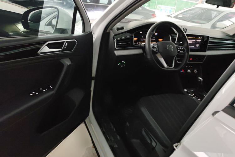 Used Volkswagen Tiguan L 2023 330TSI Automatic Two-Wheel Drive Comfort Edition Interior 3