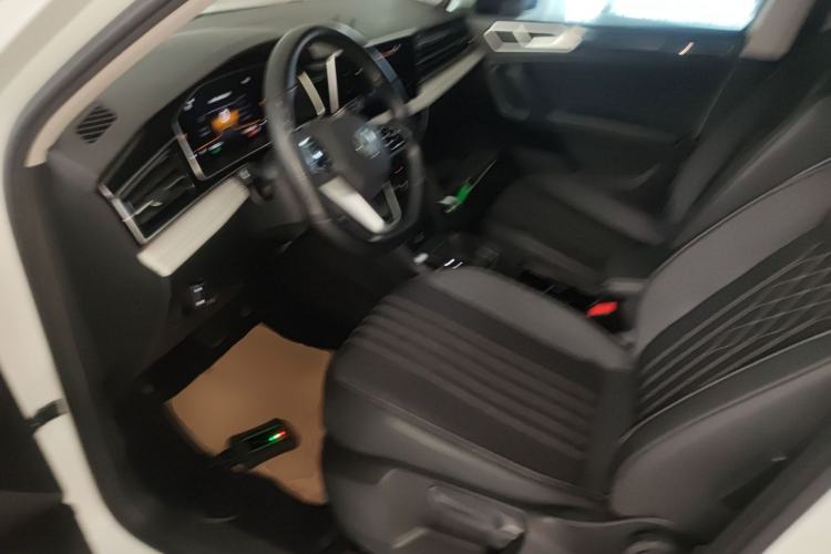 Used Volkswagen Tiguan L 2023 330TSI Automatic Two-Wheel Drive Comfort Edition Interior 3