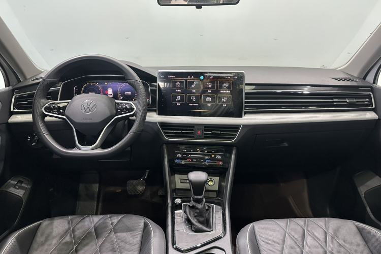 Used Volkswagen Tiguan L 2023 300TSI Automatic Two-Wheel Drive Smart Edition Interior 3
