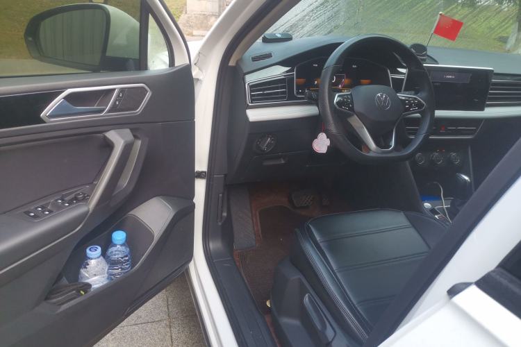 Used Volkswagen Tiguan L 2023 330TSI Automatic Two-Wheel Drive Comfort Edition Interior 3