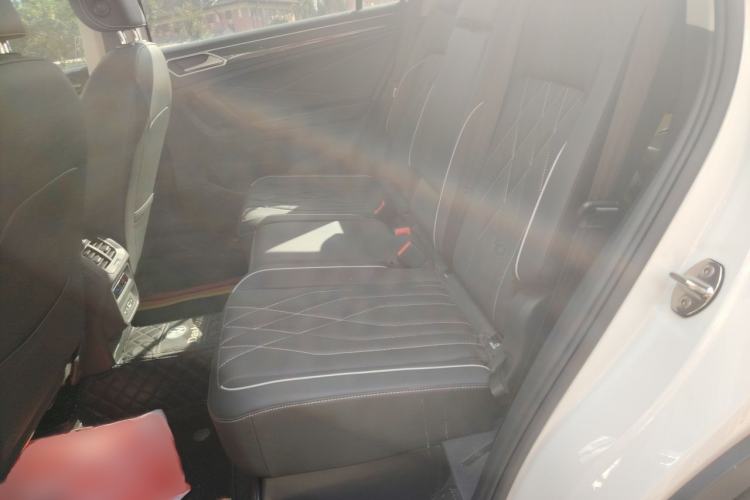 Used Volkswagen Tiguan L 2023 330TSI Automatic Two-Wheel Drive R-Line Enjoyment Edition Interior 4