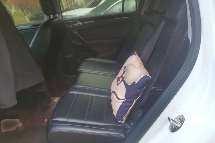 Used Volkswagen Tiguan L 2023 330TSI Automatic Two-Wheel Drive Comfort Edition Interior 4