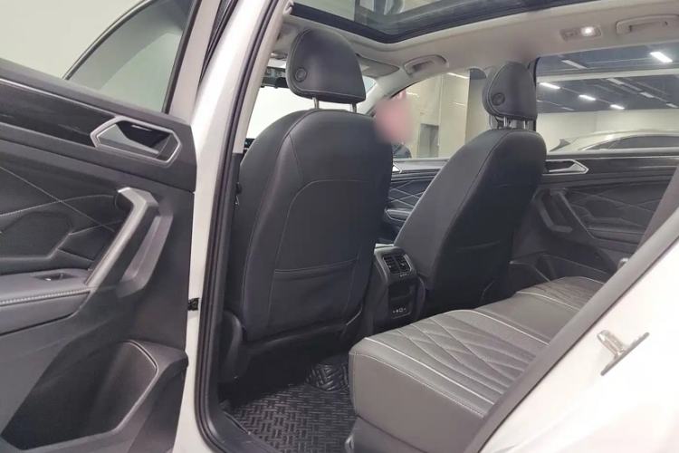 Used Volkswagen Tiguan L 2023 280TSI Automatic Two-Wheel Drive Trendy Innovation Limited Edition Interior 5