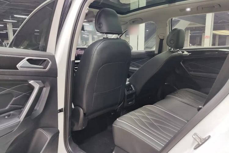Used Volkswagen Tiguan L 2023 280TSI Automatic Two-Wheel Drive Trendy Innovation Limited Edition Interior 6