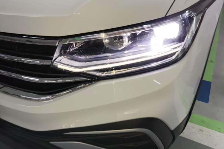 Used Volkswagen Tiguan L 2023 330TSI Automatic Two-Wheel Drive Comfort Edition Left Front Headlight