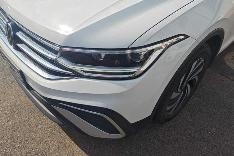 Used Volkswagen Tiguan L 2023 330TSI Automatic Two-Wheel Drive Smart Edition Left Front Headlight