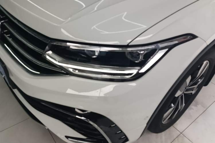 Used Volkswagen Tiguan L 2023 Restyled 330TSI Automatic Two-Wheel Drive R-Line Enhanced Comfort Version Left Front Headlight