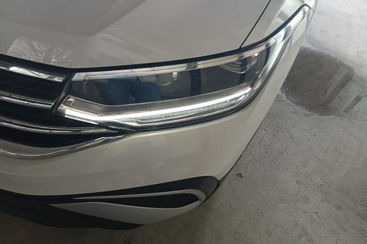 Used Volkswagen Tiguan L 2023 Revised Version 330TSI Automatic Two-Wheel Drive Smart Enjoyment Edition Left Front Headlight