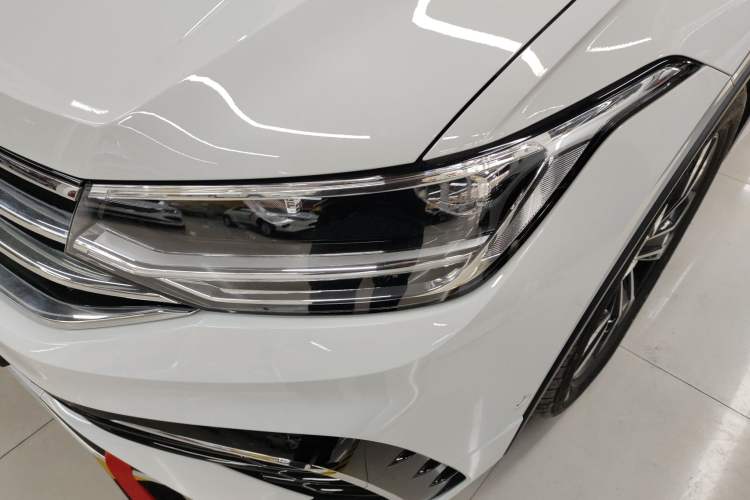 Used Volkswagen Tiguan L 2023 330TSI Automatic Two-Wheel Drive R-Line Enjoyment Edition Left Front Headlight