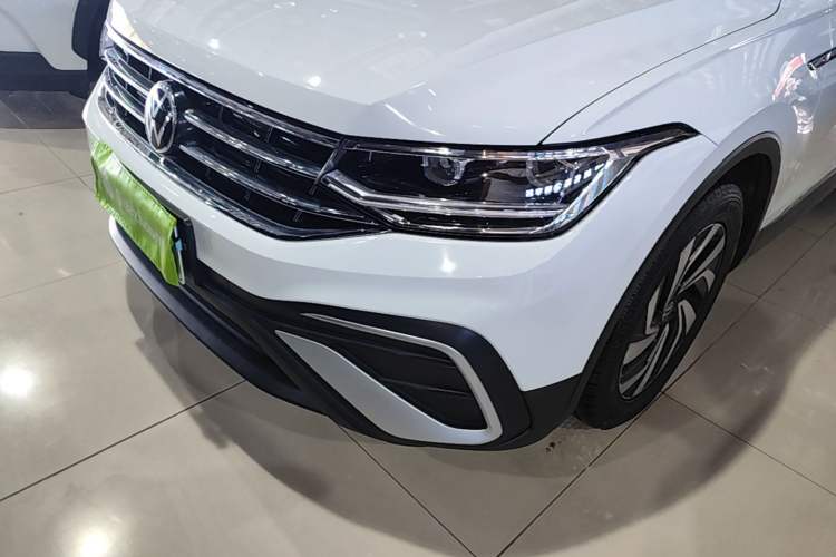 Used Volkswagen Tiguan L 2023 300TSI Automatic Two-Wheel Drive Smart Edition Left Front Headlight
