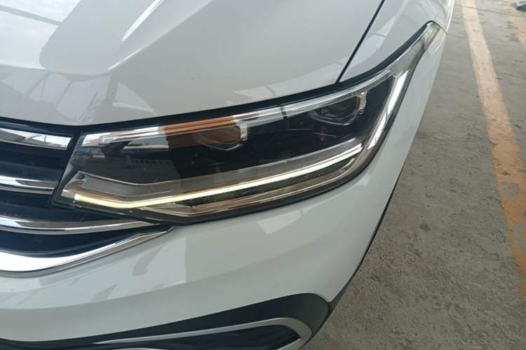 Used Volkswagen Tiguan L 2023 330TSI Automatic Two-Wheel Drive Smart Edition Left Front Headlight