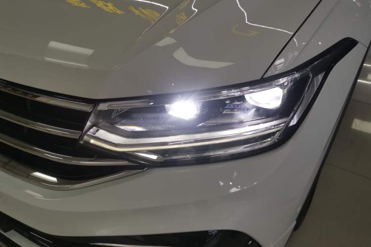 Used Volkswagen Tiguan L 2023 330TSI Automatic Two-Wheel Drive R-Line Enjoyment Edition Left Front Headlight