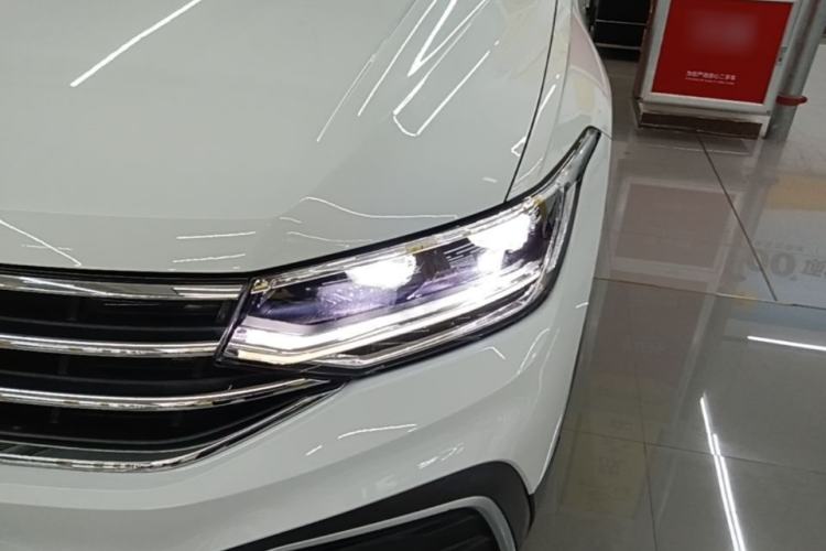 Used Volkswagen Tiguan L 2023 Revised Version 330TSI Automatic Two-Wheel Drive Smart Enjoyment Edition Left Front Headlight