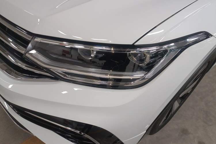 Used Volkswagen Tiguan L 2023 Restyled 330TSI Automatic Two-Wheel Drive R-Line Enhanced Comfort Version Left Front Headlight