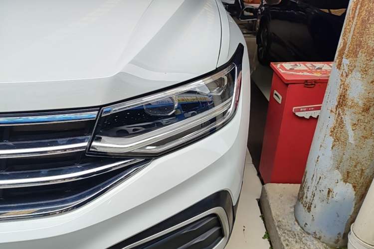 Used Volkswagen Tiguan L 2023 330TSI Automatic Two-Wheel Drive Comfort Edition Left Front Headlight