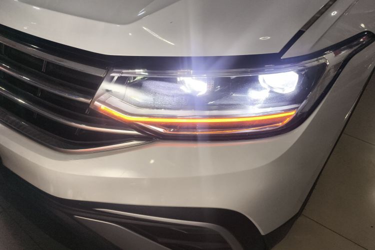 Used Volkswagen Tiguan L 2023 330TSI Automatic Two-Wheel Drive Comfort Edition Left Front Headlight