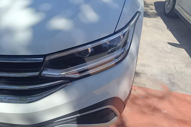 Used Volkswagen Tiguan L 2023 330TSI Automatic Two-Wheel Drive Comfort Edition Left Front Headlight