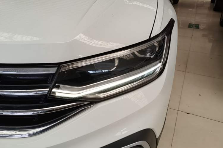 Used Volkswagen Tiguan L 2023 300TSI Automatic Two-Wheel Drive Smart Edition Left Front Headlight