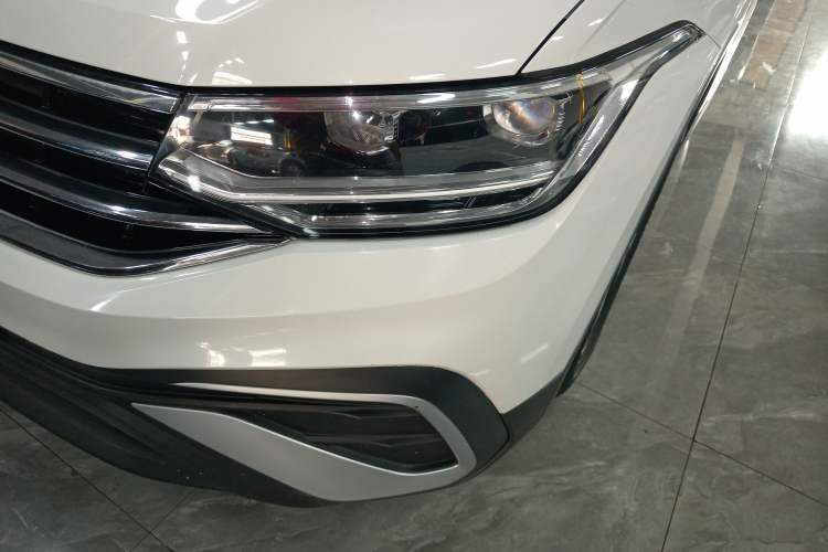 Used Volkswagen Tiguan L 2023 330TSI Automatic Two-Wheel Drive Comfort Edition Left Front Headlight
