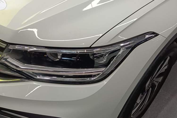 Used Volkswagen Tiguan L 2023 330TSI Automatic Two-Wheel Drive Smart Edition Left Front Headlight