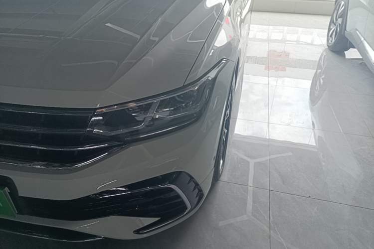 Used Volkswagen Tiguan L 2023 Restyled 330TSI Automatic Two-Wheel Drive R-Line Flagship Edition Left Front Headlight