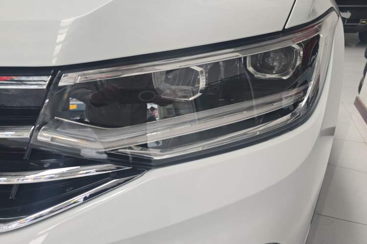 Used Volkswagen Tiguan L 2023 330TSI Automatic Two-Wheel Drive R-Line Enjoyment Edition Left Front Headlight